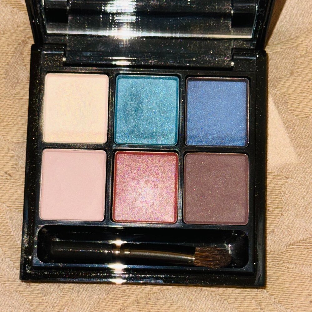 MAC Mystic Cool Eyeshadow Palette